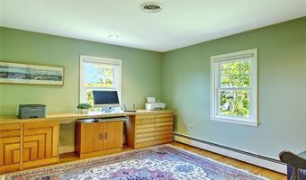 11 Henry Dr, Barrington, RI 02806