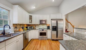 51 Normandy Ct, Middletown, NJ 07748