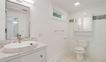 304 Ruella Ave A, Bay St. Louis, MS 39520