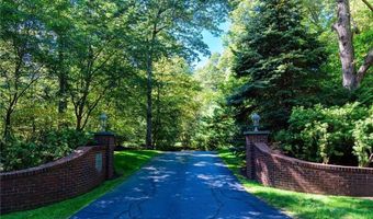 25 Westfield Dr, East Greenwich, RI 02818