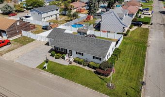 28 Birch St, Beachwood, NJ 08722