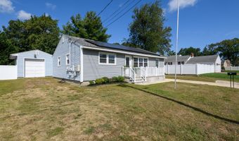 422 Maple Dr, Belford, NJ 07718