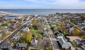 14 Robinson St, Narragansett, RI 02882