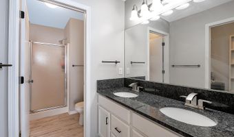 5240 E Ashton Ct, Bel Aire, KS 67220
