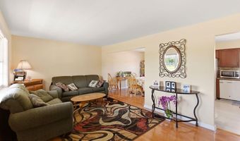 16 Cherry St, Beachwood, NJ 08722