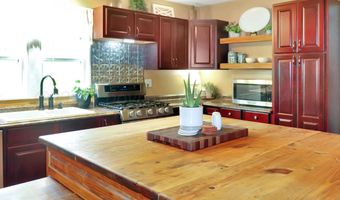 105 E Matador Dr, Adrian, TX 79001