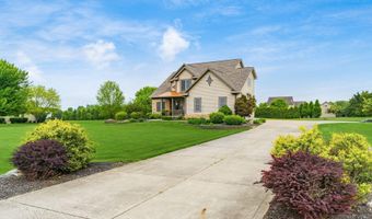 4588 Meadowgrove Dr NW, Carroll, OH 43112