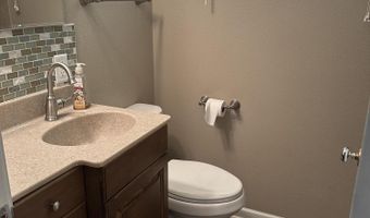 1323 N 3rd St, Aberdeen, SD 57401