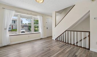 817 Pine Way Dr M1, Columbus, OH 43085