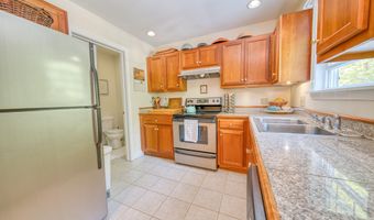 208 Congress St, Belfast, ME 04915