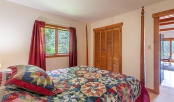 29 Roundy Brook Rd, Burke, VT 05871