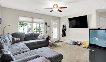 515 Fletcher Ln, Beech Grove, IN 46107