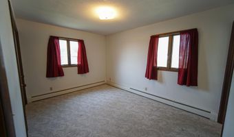 101 Hilltop Dr, Ackley, IA 50601