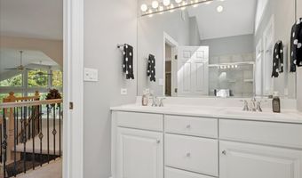 925 N River Rd, Algonquin, IL 60102