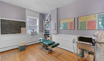 14 School St, Bristol, VT 05443