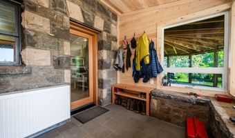 61900 Anker Ln, Bend, OR 97702