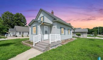 412 S 1st Ave, Brandon, SD 57005