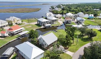 424 Riverview Dr, Bay St. Louis, MS 39520