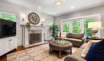 52 Hardy Rd, Bedford, NH 03110