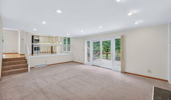 909 Idaho Ave, Ames, IA 50014