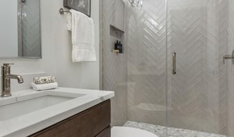 629 N LINCOLN St N, Arlington, VA 22201