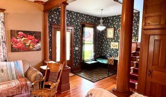 619 Q St, Aurora, NE 68818