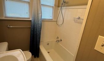 935 Elmwood St, Shreveport, LA 71104
