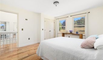 18 JH Dwyer Dr, Middletown, RI 02842