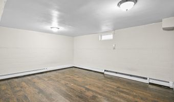 198 Macon Dr, Bridgeport, CT 06606