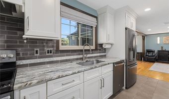 365 W Wrentham Rd, Cumberland, RI 02864