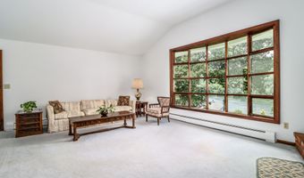 21 Lillinonah Dr, Brookfield, CT 06804