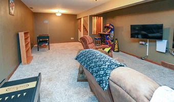 508 Rosemary Ln, Anamosa, IA 52205