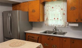 910 E 14th St, Ashtabula, OH 44004