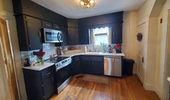 84 14th St, Bangor, ME 04401
