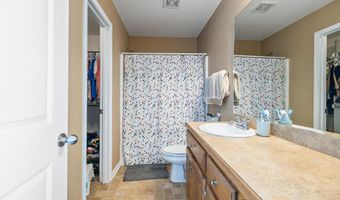 1202 Meadows Dr, Benton, AR 72019