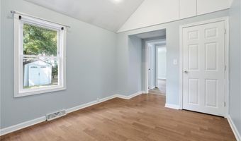 38 Franklin St, East Providence, RI 02915