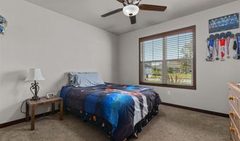 2818 W HIDDEN PINE Dr, Appleton, WI 54913