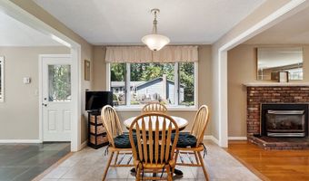 8 Brookdale Cir, Billerica, MA 01821