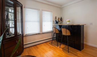 34 Shore Rd, East Providence, RI 02915