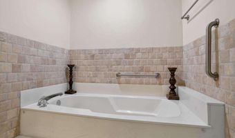 27207 Plantation Dr NE, Atlanta, GA 30324