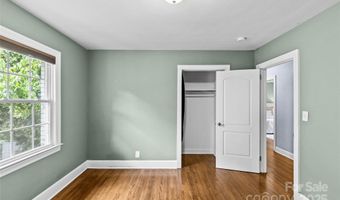 2538 Arnold Dr E, Charlotte, NC 28205