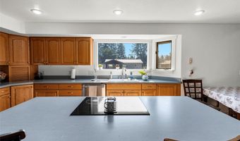 228 Lake Hills Ct, Bigfork, MT 59911