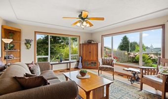 905 BARBRA Ln, Brookings, OR 97415