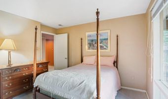 4024 IVA Ln, Annandale, VA 22003