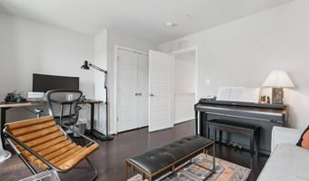 1924 CHAPMAN Ave 10, Rockville, MD 20852