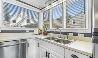 902 Midway Dr, Auburn, IN 46706