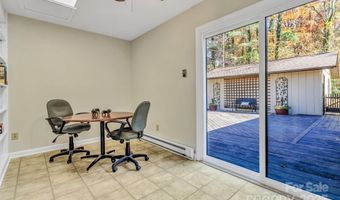 111 Hidden Pond Ln, Asheville, NC 28804