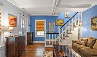 42 Robbins Ave, Amityville, NY 11701