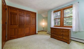71 Phillips Ln, Glocester, RI 02814