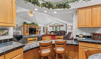 15947 Butterfield Ln, Anderson, CA 96007